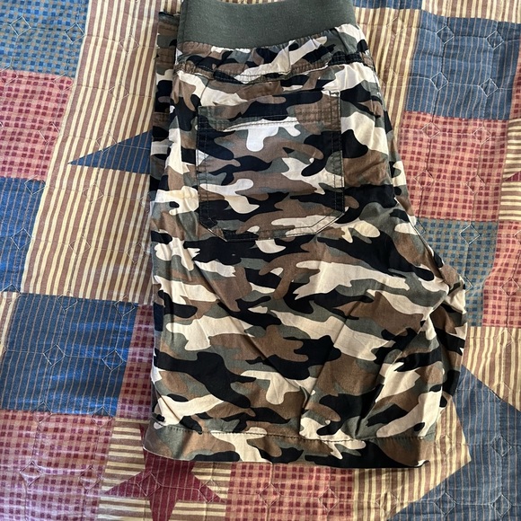 Camo shorts - Picture 3 of 5